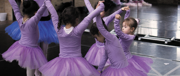 TALLER DE PRE-BALLET PARA NIÑAS Y NIÑOS